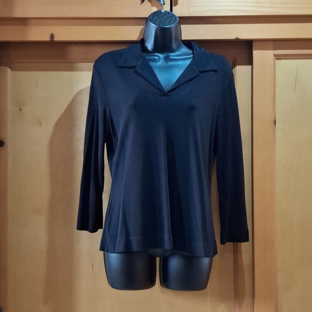 Casual Corner Collectables, VNeck Top Size L